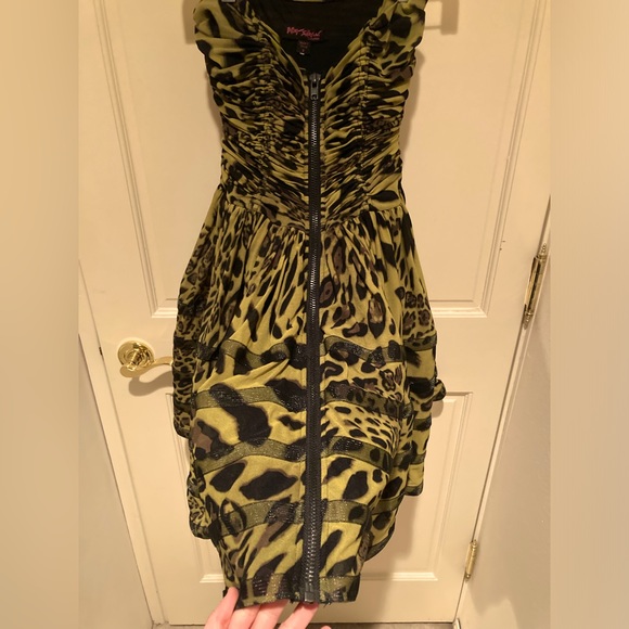VINTAGE BETSEY JOHNSON strapless lime green and black leopard print dress! - Picture 2 of 12